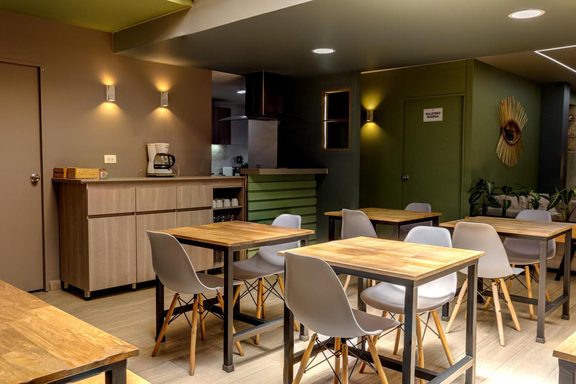 Poblado Guest House Медельин Экстерьер фото