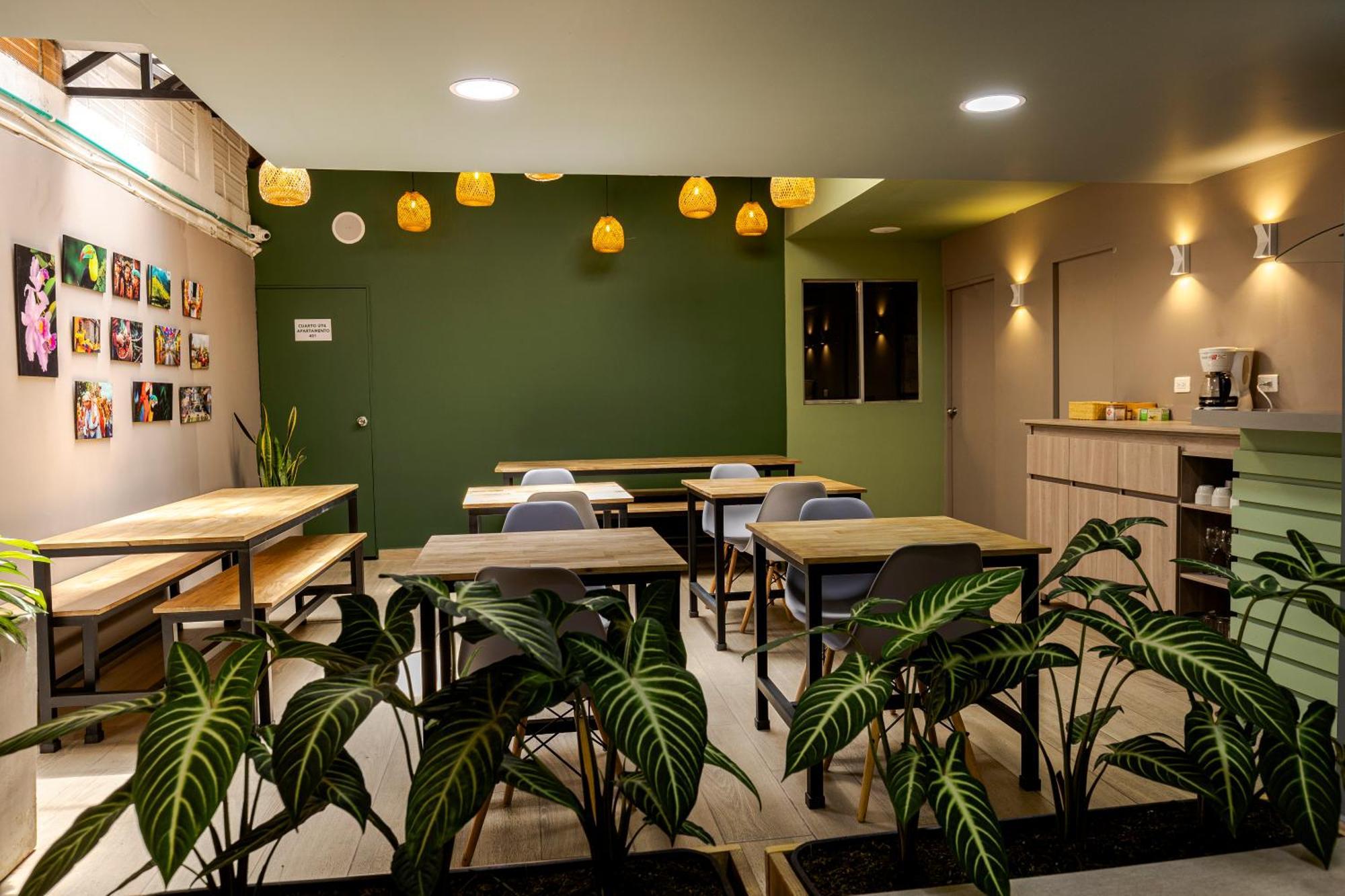 Poblado Guest House Медельин Экстерьер фото