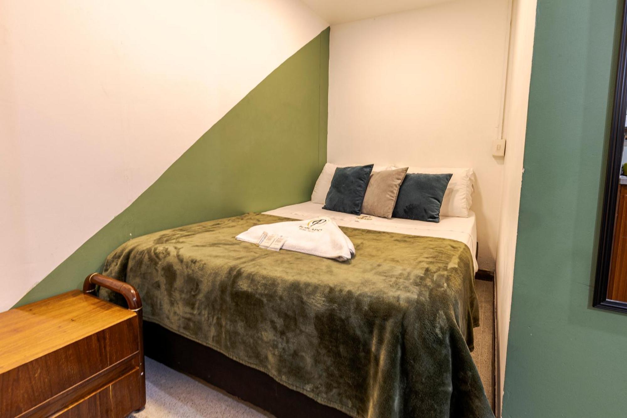 Poblado Guest House Медельин Экстерьер фото