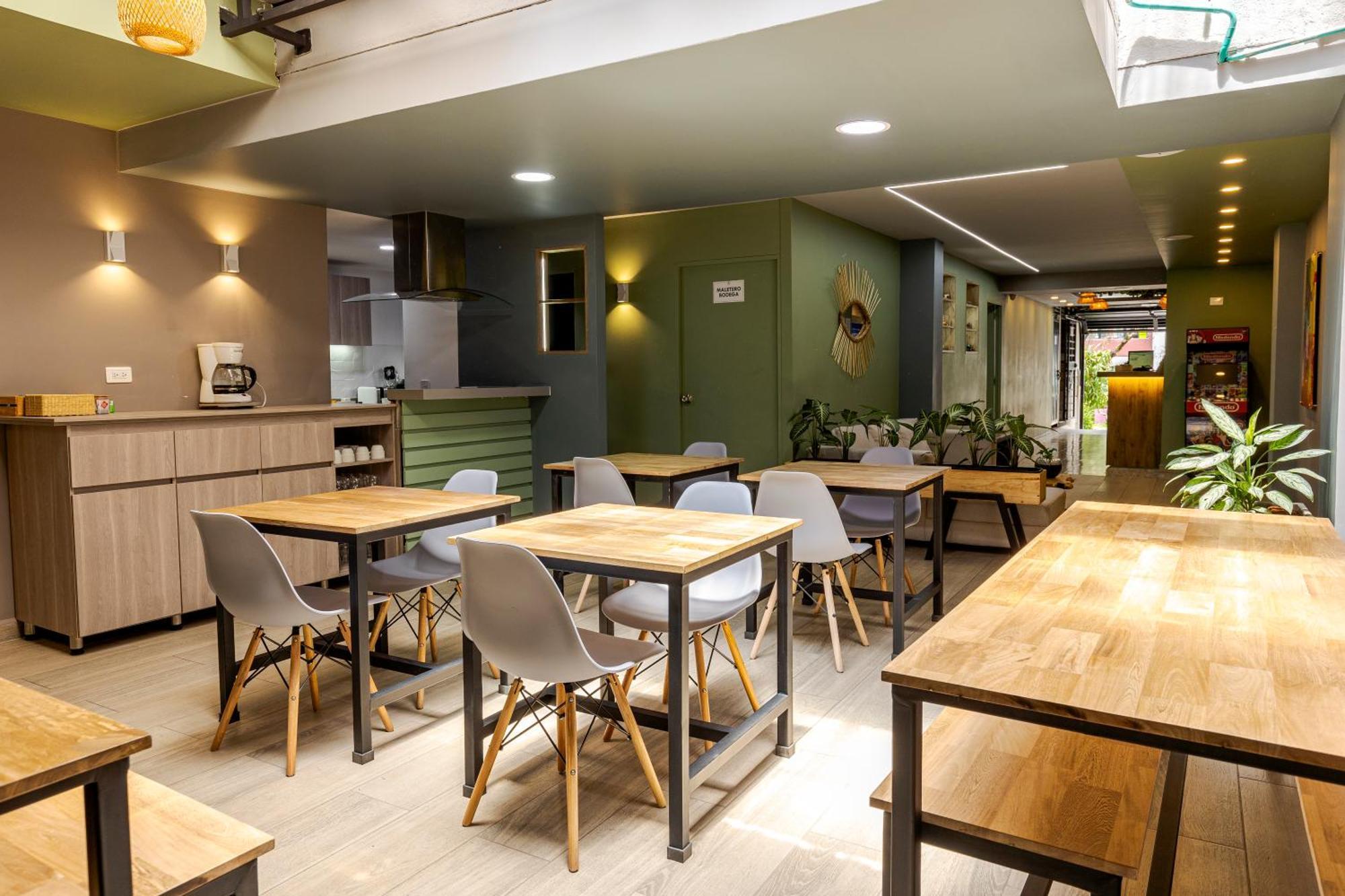 Poblado Guest House Медельин Экстерьер фото