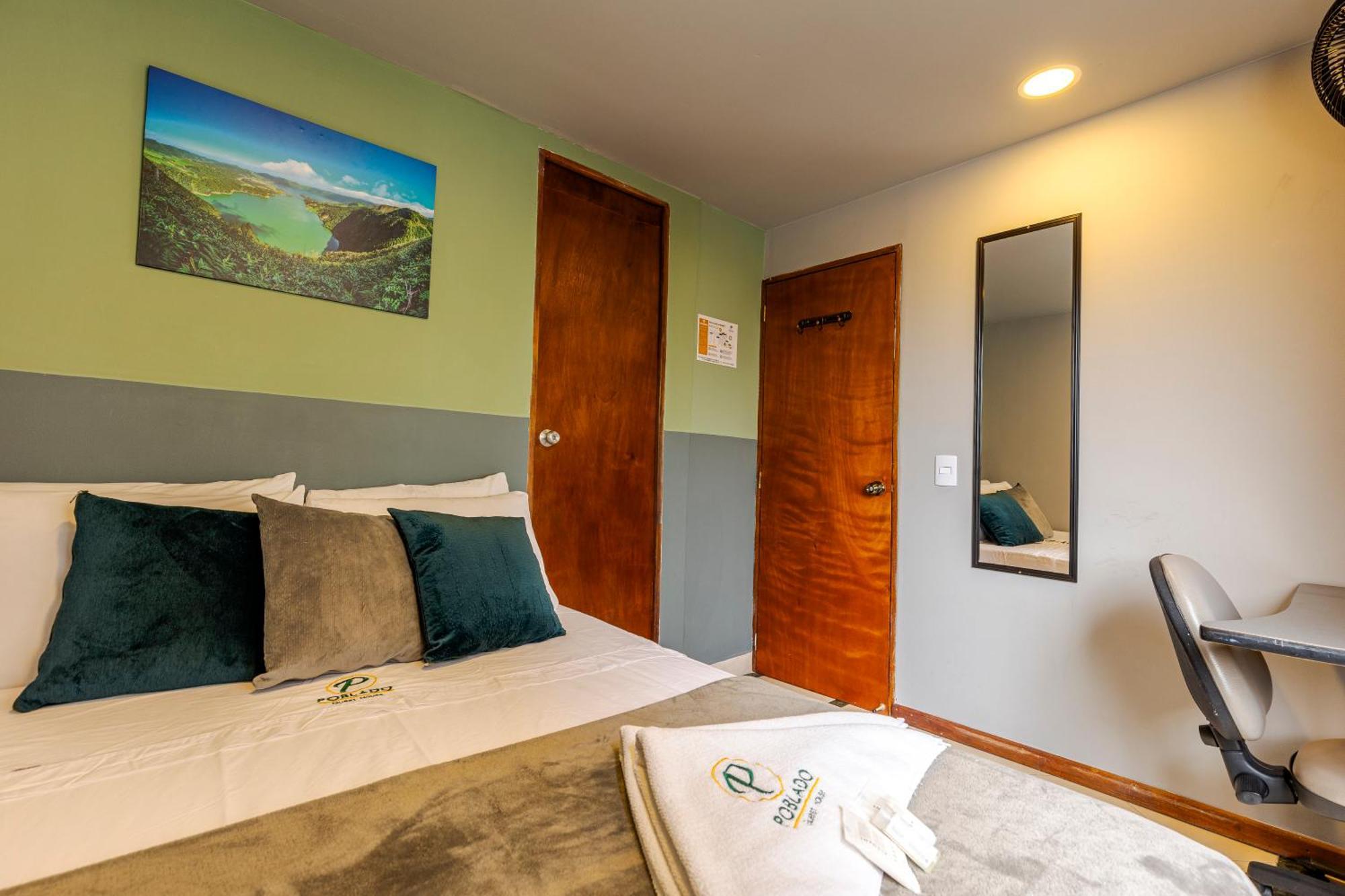 Poblado Guest House Медельин Экстерьер фото