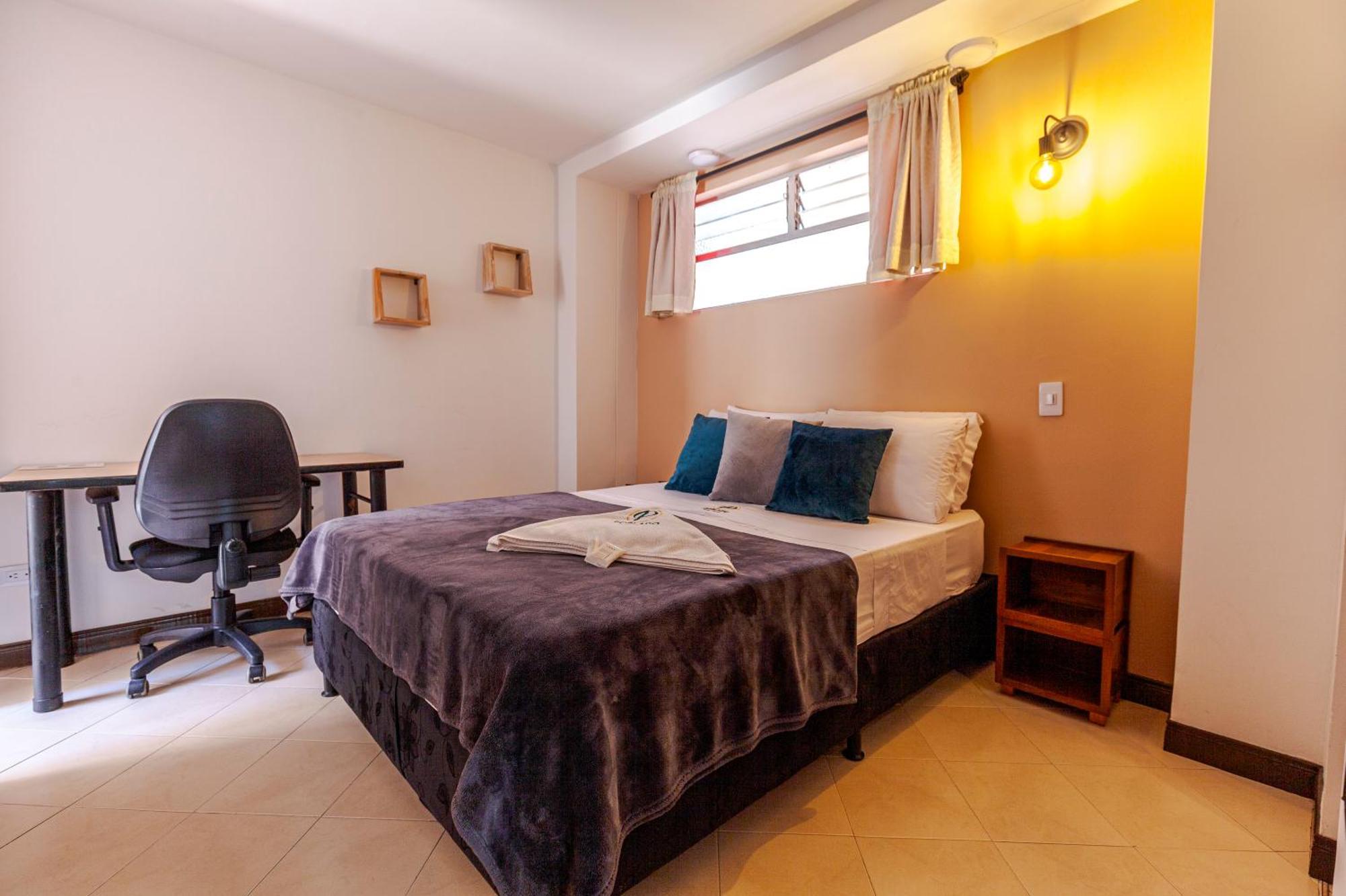 Poblado Guest House Медельин Экстерьер фото