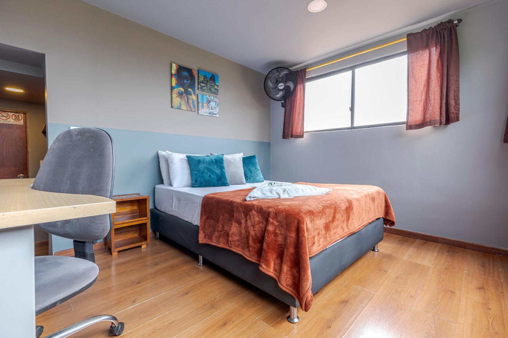 Poblado Guest House Медельин Экстерьер фото