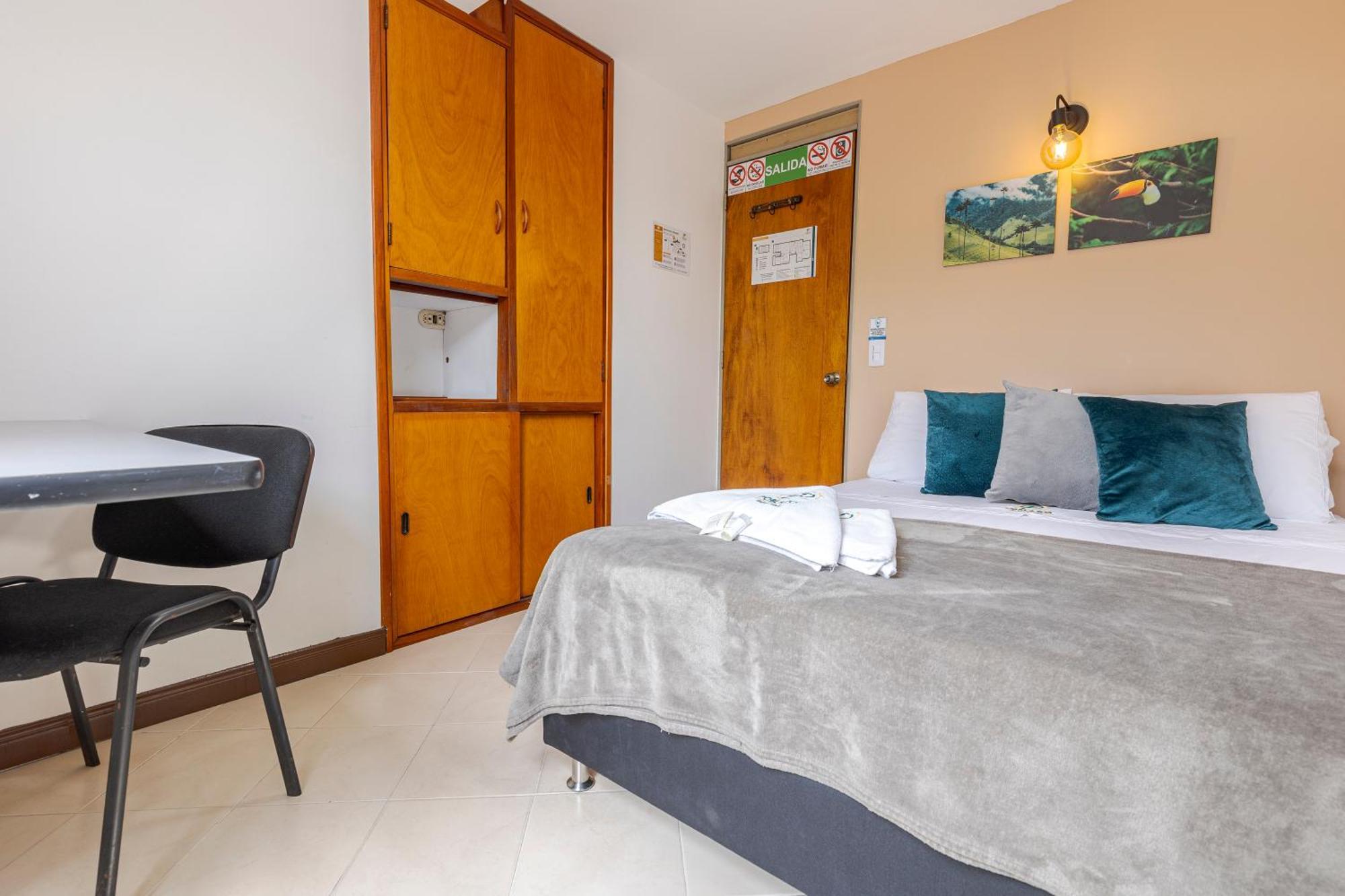 Poblado Guest House Медельин Экстерьер фото