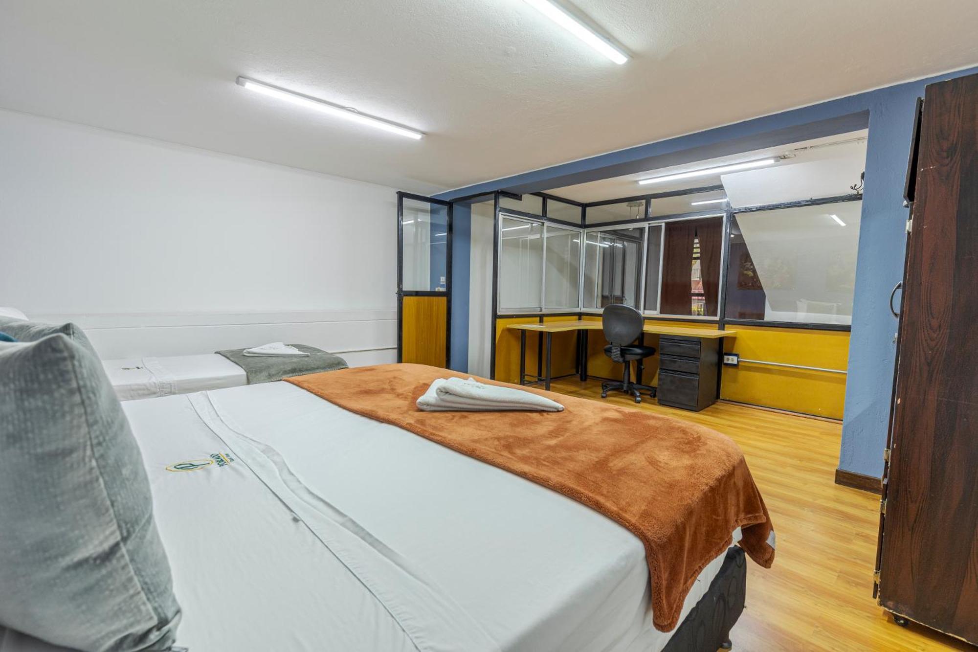 Poblado Guest House Медельин Экстерьер фото