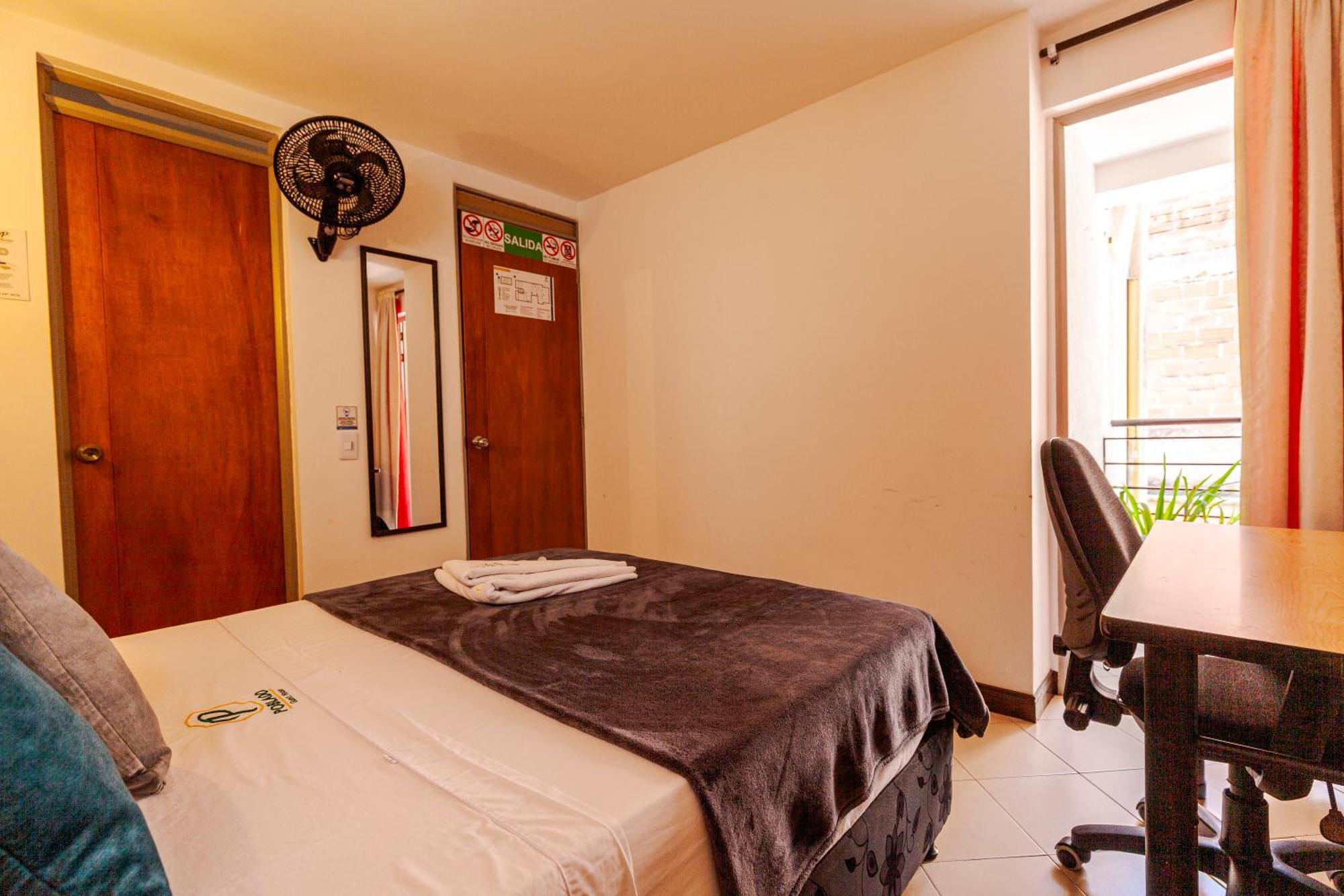 Poblado Guest House Медельин Номер фото