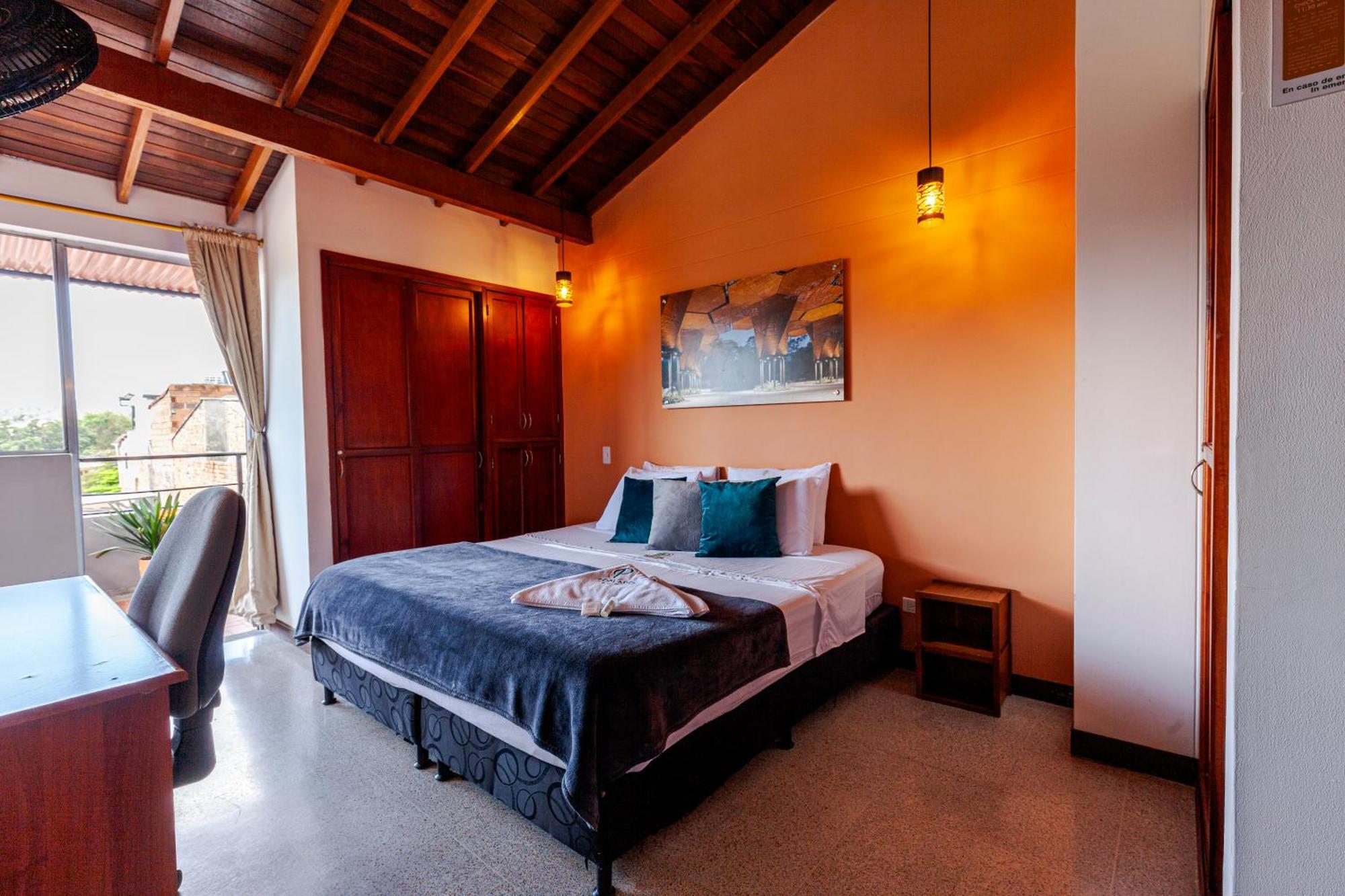 Poblado Guest House Медельин Номер фото